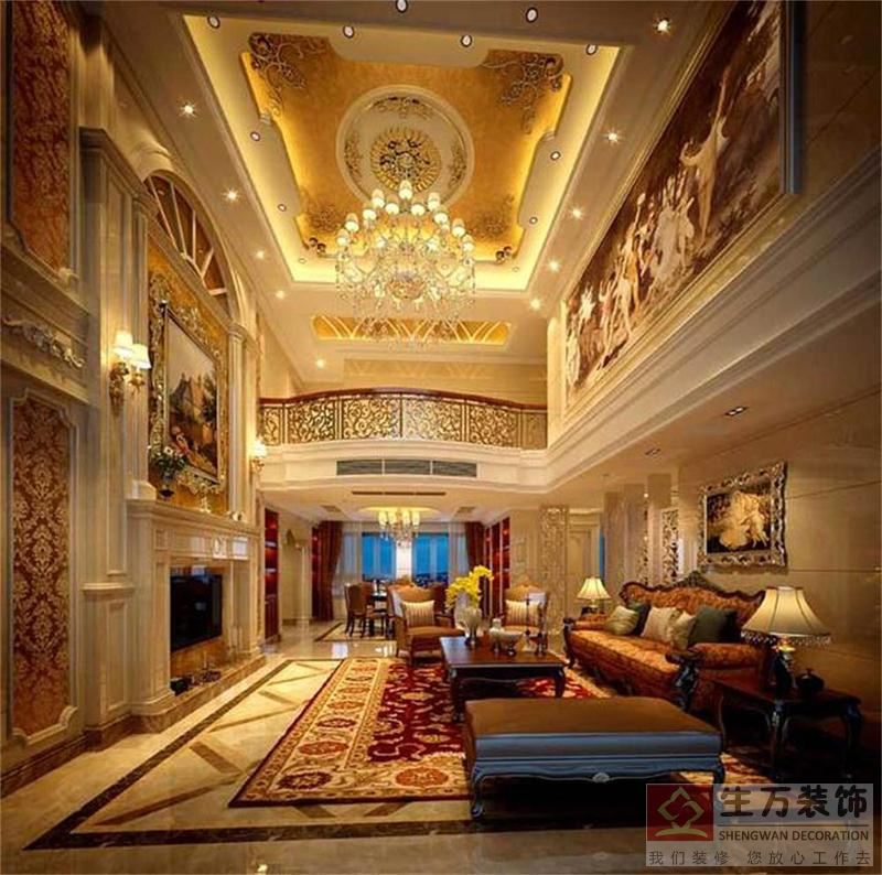 中空客廳，以歐式的裝飾元素，顯得空間更加完美，中空的空間，四周與歐式線條收口，歐式的石膏雕花背景，鐵藝扶手，顯得空間處處都是充滿奢華感。