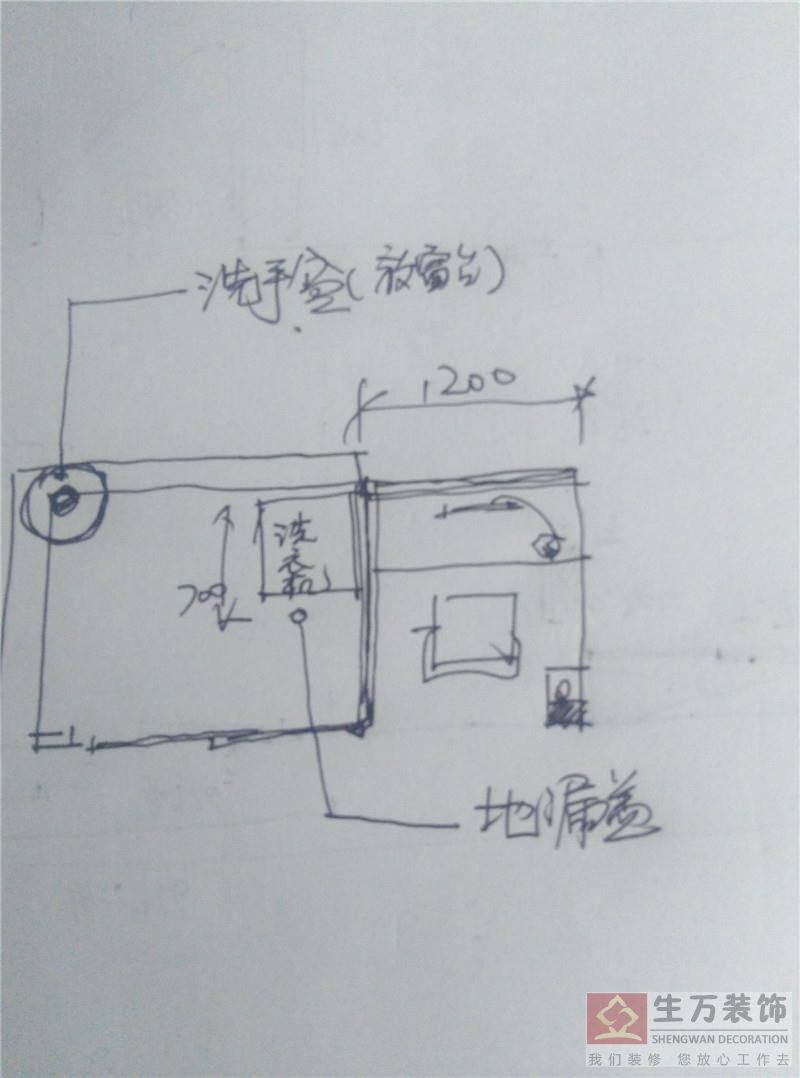 改造后的陽臺擺放的洗衣機，安裝地漏指示圖，洗手盆選用臺上盆安裝在陽臺墻角位置上，節(jié)省陽臺空間。