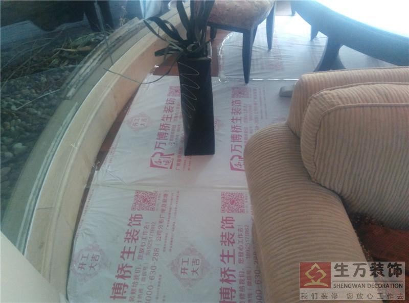 餐廳地面保護(hù)工作，家私重新做好保護(hù)工作。