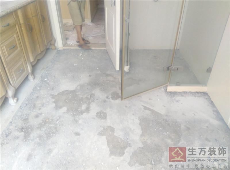 主人房衛(wèi)生間制作干濕分區(qū)淋浴間，重新安裝大理石材檔水條。