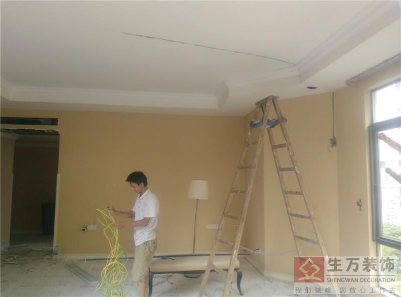 主人房裝修天花安裝吸頂?shù)鯚?天花安裝吸頂?shù)鯚簟? width=